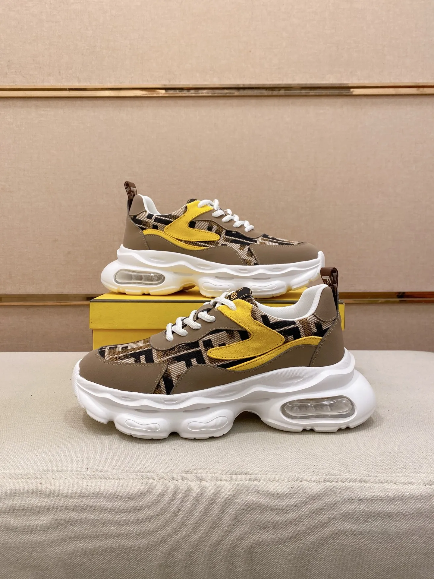 Factory price 442💰 (fendi) New style 👊🏻 upper 🇮🇹 imported cowhide fabric 🇩🇪 lining imported sheepskin lining. The original outsole is molded to highlight the identity of every man, and the upper foot is elegant and stable🚶🏻🚶🏻The high-end custom counters reproduce the original version📯No matter the wind or rain, the shoe last remains unchanged and can withstand the verification of time🔍️,🔵 Size: 38-44